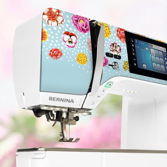 BERNINA 570 QE Kaffe Edition - Blooms for your sewing room - BERNINA